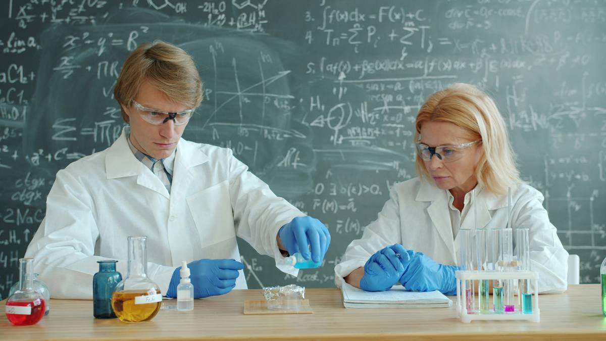 Screenshot of MCAT score report showing Bio/Biochem increase from 123 to 130