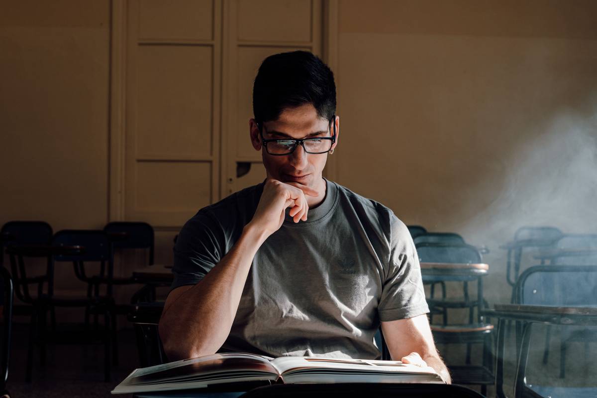 How to Build a Winning MCAT Test Prep Curriculum (Without Burning Out Before Test Day)