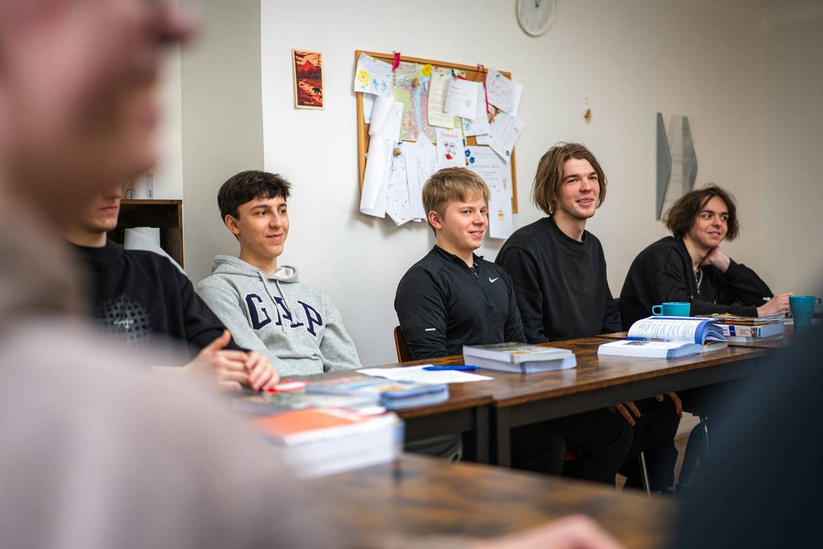 MCAT Study Group Benefits: Why Solitary Grinding Is Costing You Points